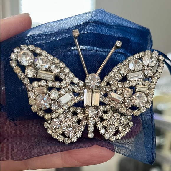 Jewelry - Sparkling Crystal Butterfly Brooch